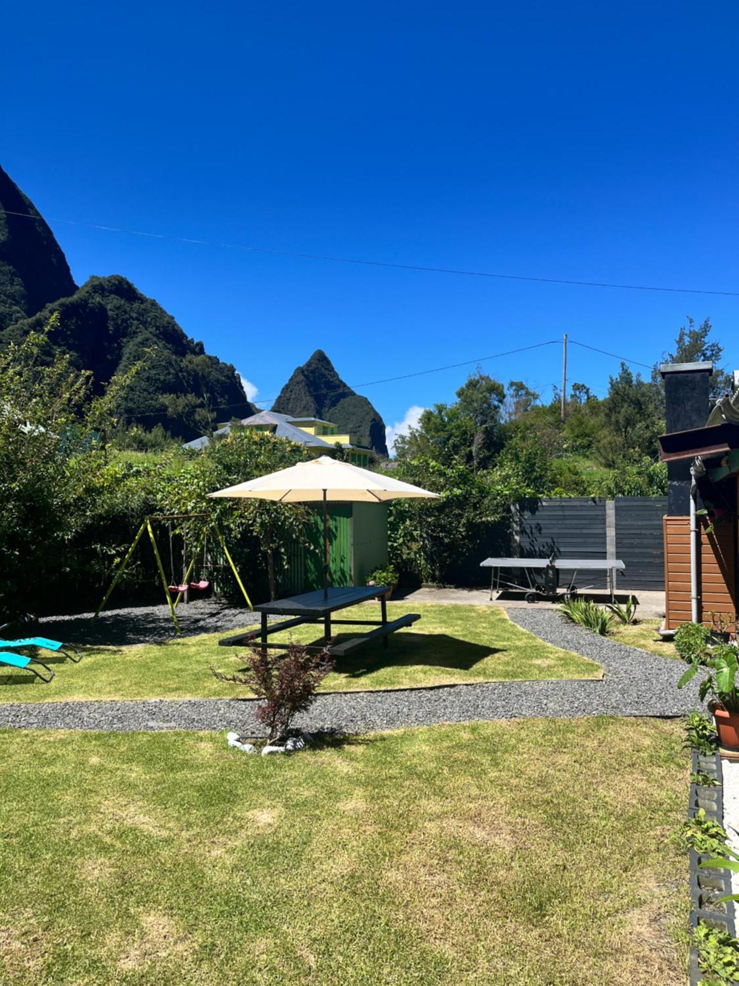 Au Pied Des Sources Villa ซีลาโอส ภายนอก รูปภาพ