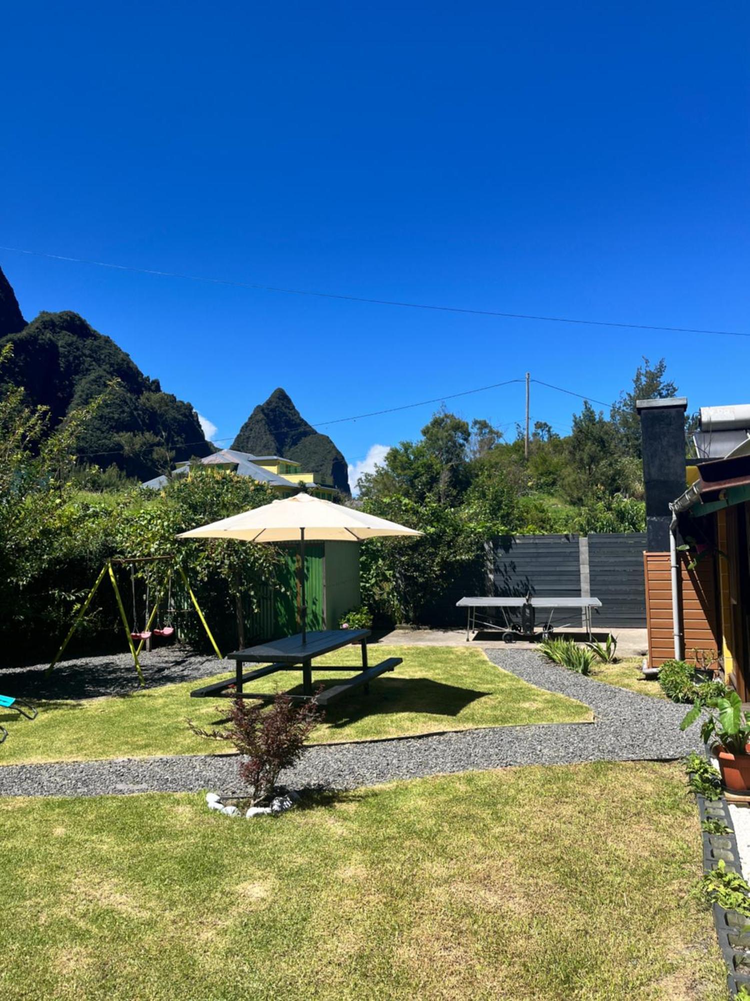 Au Pied Des Sources Villa ซีลาโอส ภายนอก รูปภาพ